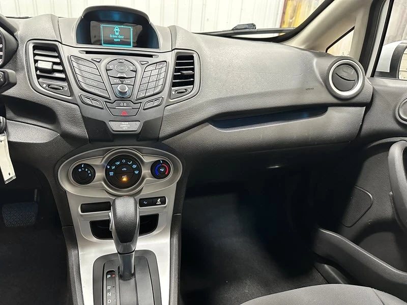 2016 Ford Fiesta - Image 9 of 12