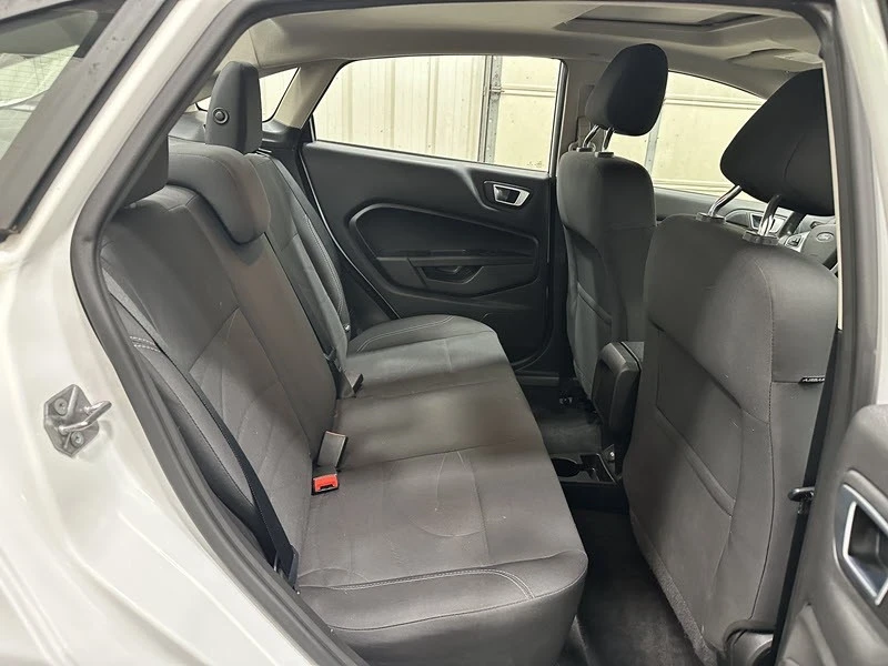 2016 Ford Fiesta - Image 15 of 21