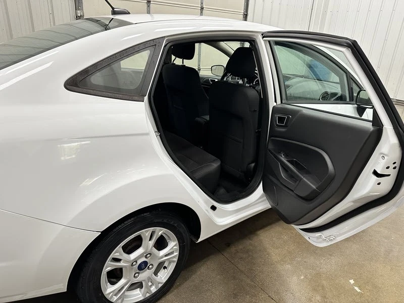 2016 Ford Fiesta - Image 14 of 21