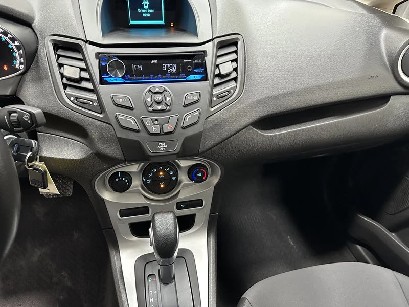 2016 Ford Fiesta - Image 9 of 12