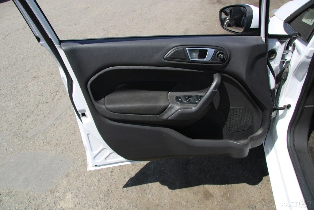 2016 Ford Fiesta - Image 12 of 24