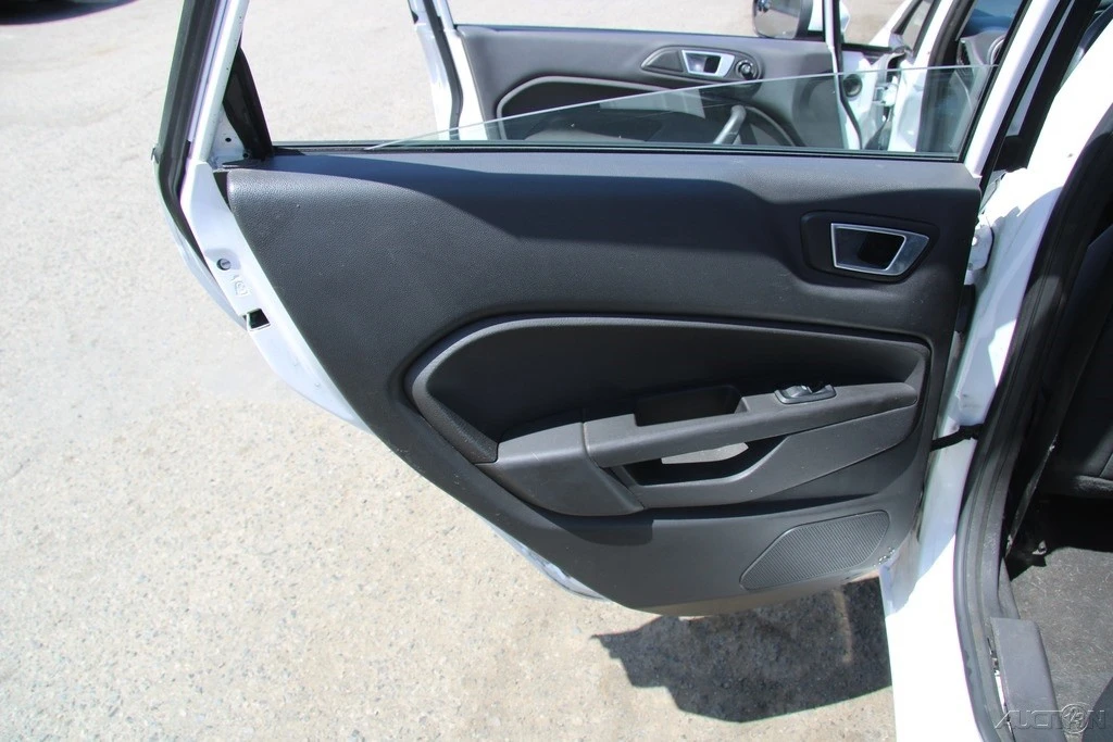 2016 Ford Fiesta - Image 19 of 24