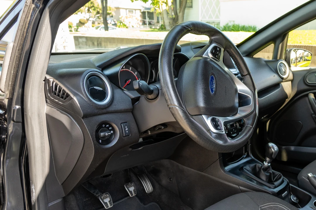 2016 Ford Fiesta - Image 27 of 31