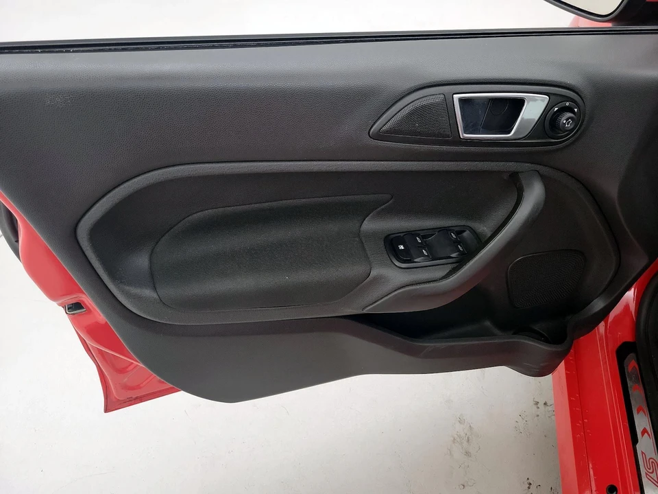 2016 Ford Fiesta - Image 13 of 25