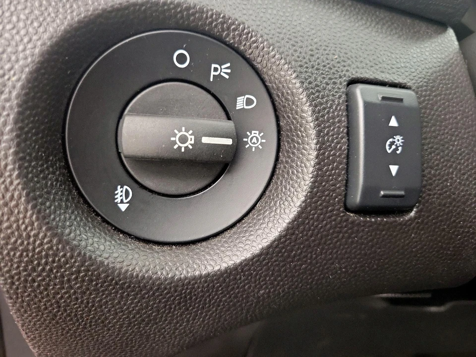 2016 Ford Fiesta - Image 14 of 25