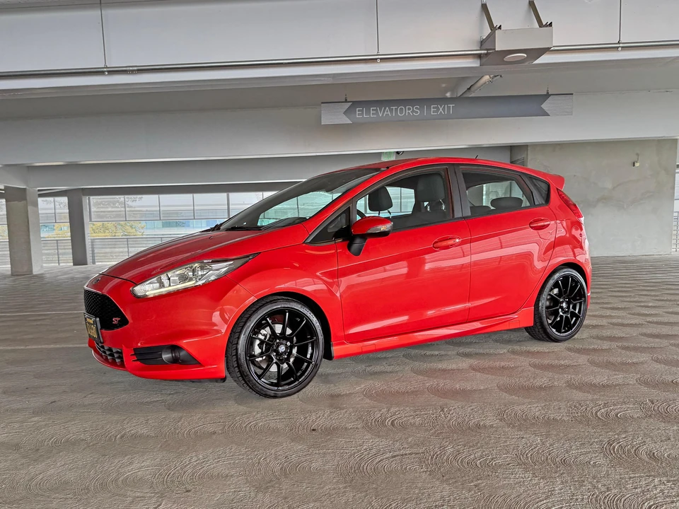 2016 Ford Fiesta - Image 13 of 31