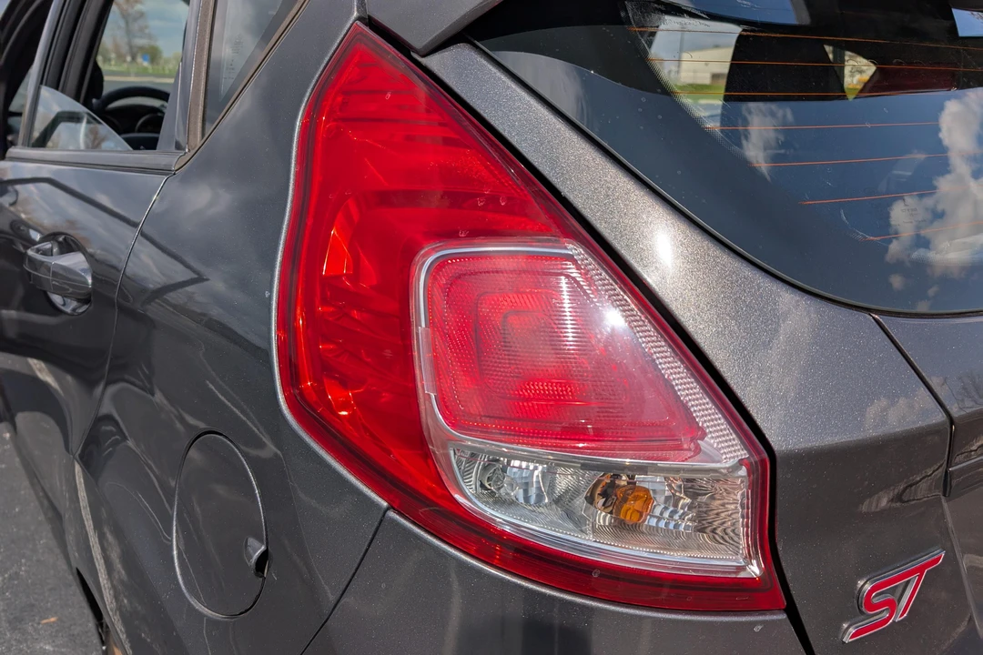 2016 Ford Fiesta - Image 13 of 31