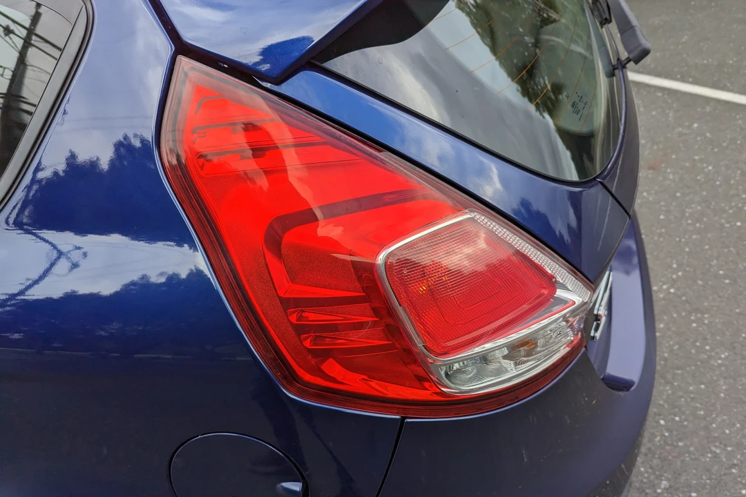 2016 Ford Fiesta - Image 17 of 31