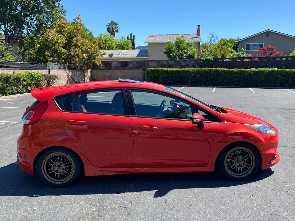 2016 Ford Fiesta - Image 13 of 31