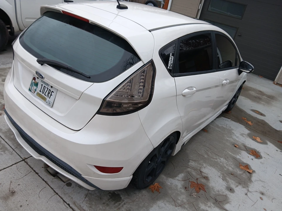 2016 Ford Fiesta - Image 9 of 15
