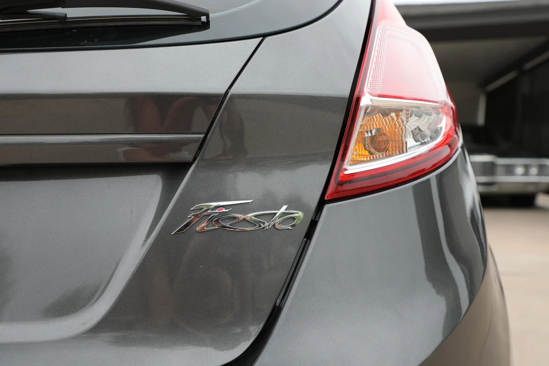 2016 Ford Fiesta - Image 13 of 31