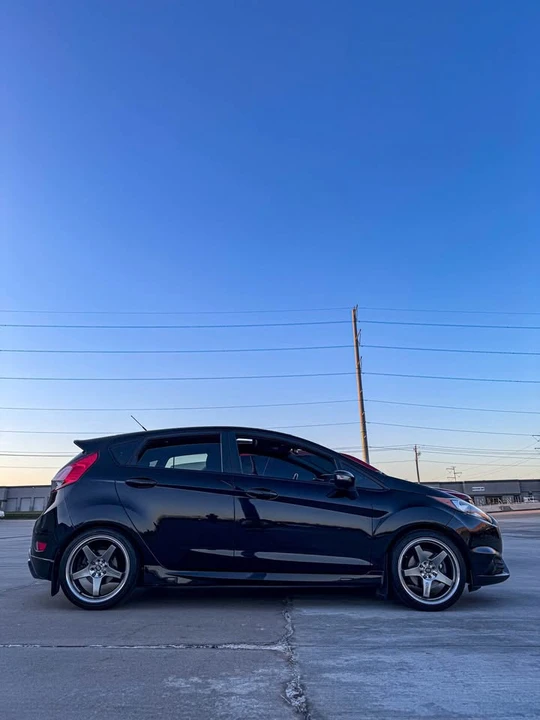 2016 Ford Fiesta - Image 2 of 12