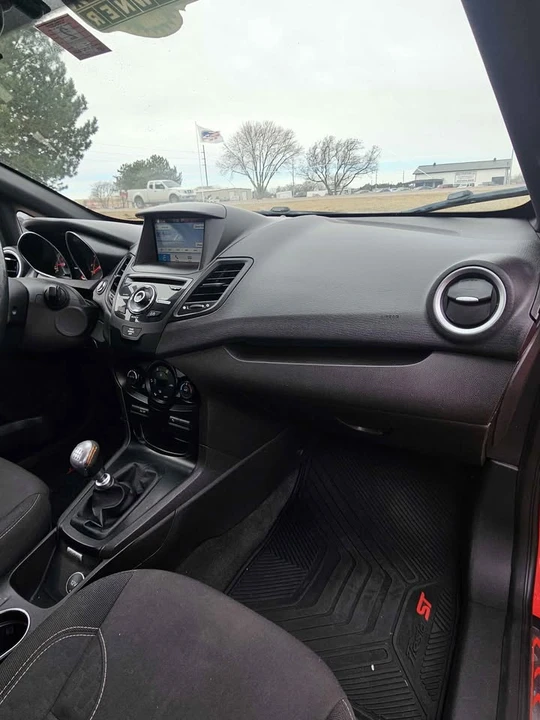 2016 Ford Fiesta - Image 11 of 20