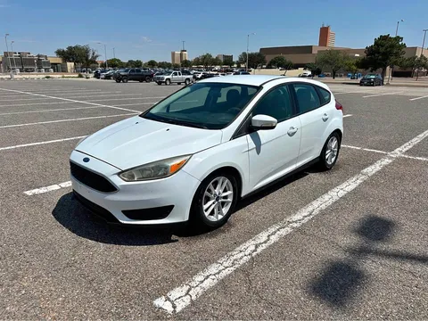 2016 Ford Focus SE Hatchback 4D