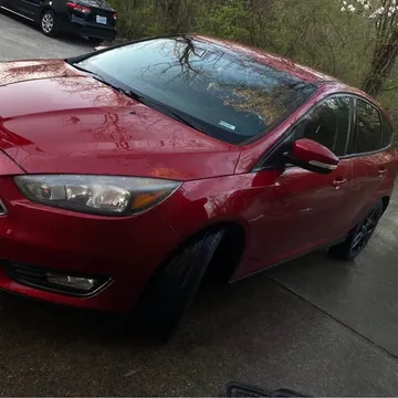 2016 Ford Focus SE Hatchback 4D