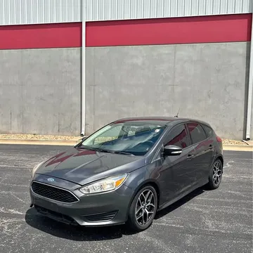2016 Ford Focus SE Hatchback 4D