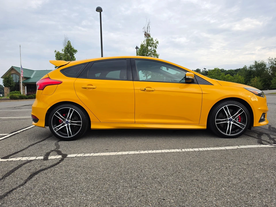 2016 Ford Focus ST 3rd Gen - Image 15 of 31