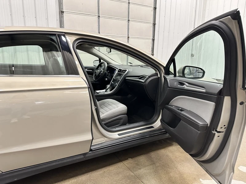 2016 Ford Fusion 2nd Gen - Image 16 of 20