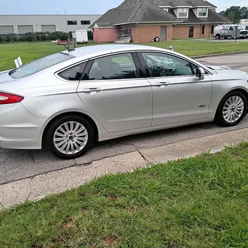 2016 Ford Fusion Energi Plug-In Hybrid SE Luxury Sedan