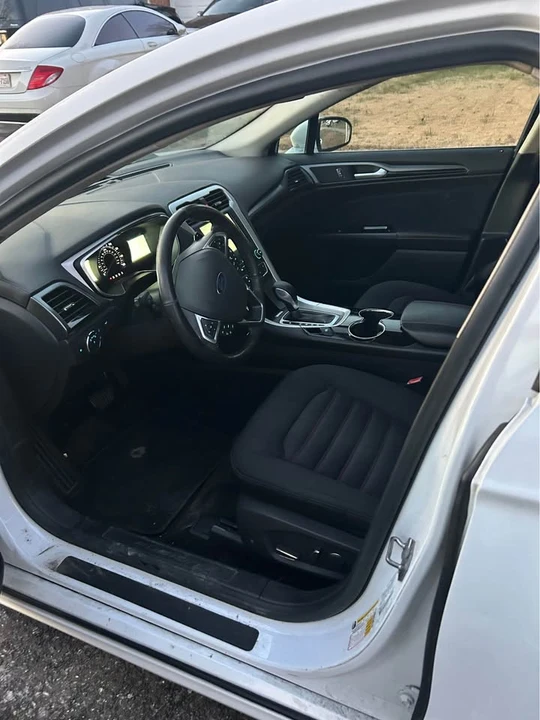 2016 Ford Fusion 2nd Gen - Image 15 of 16