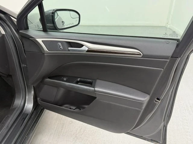2016 Ford Fusion 2nd Gen - Image 10 of 31