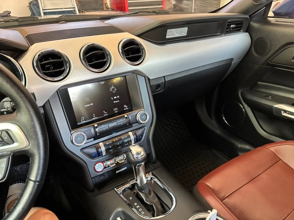 2016 Ford GT - Image 9 of 11