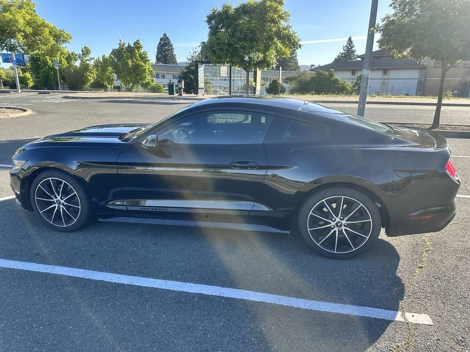 2016 Ford S550 Mustang - Image 2 of 11