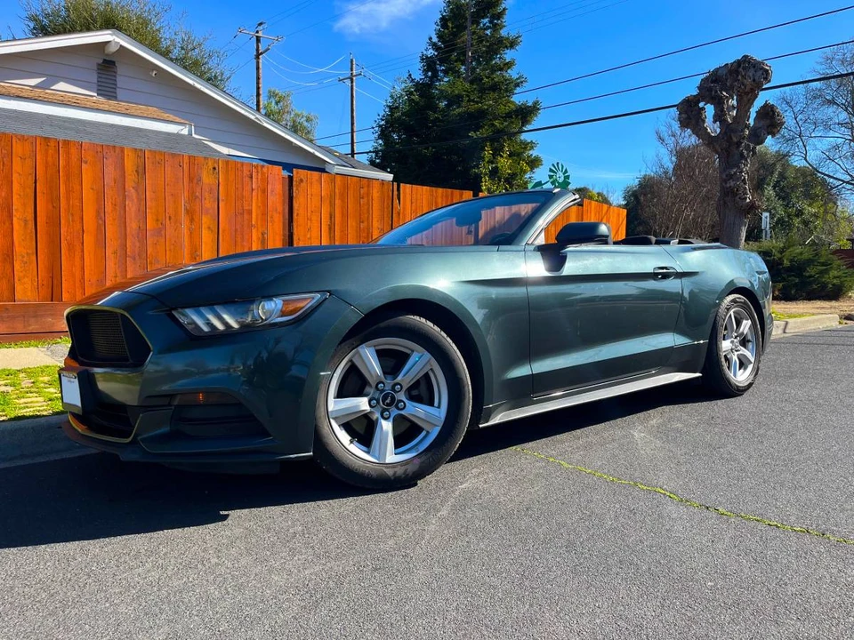 2016 Ford S550 Mustang - Image 1 of 8
