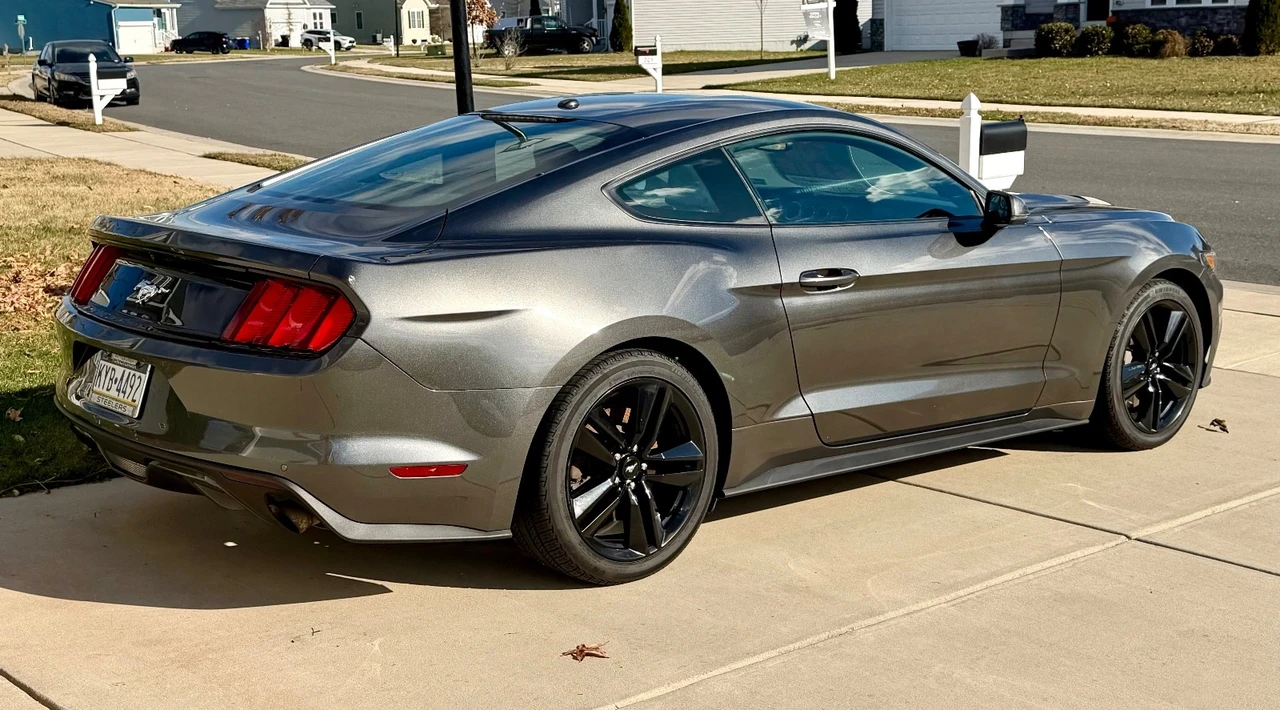 2016 Ford S550 Mustang - Image 2 of 16