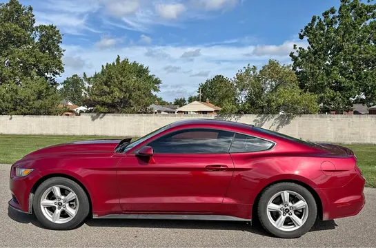 2016 Ford Mustang V6 Coupe 2D