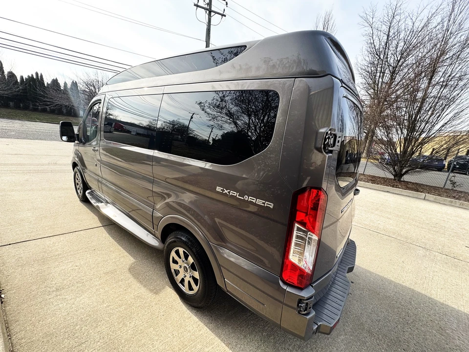 2016 Ford - Image 5 of 31