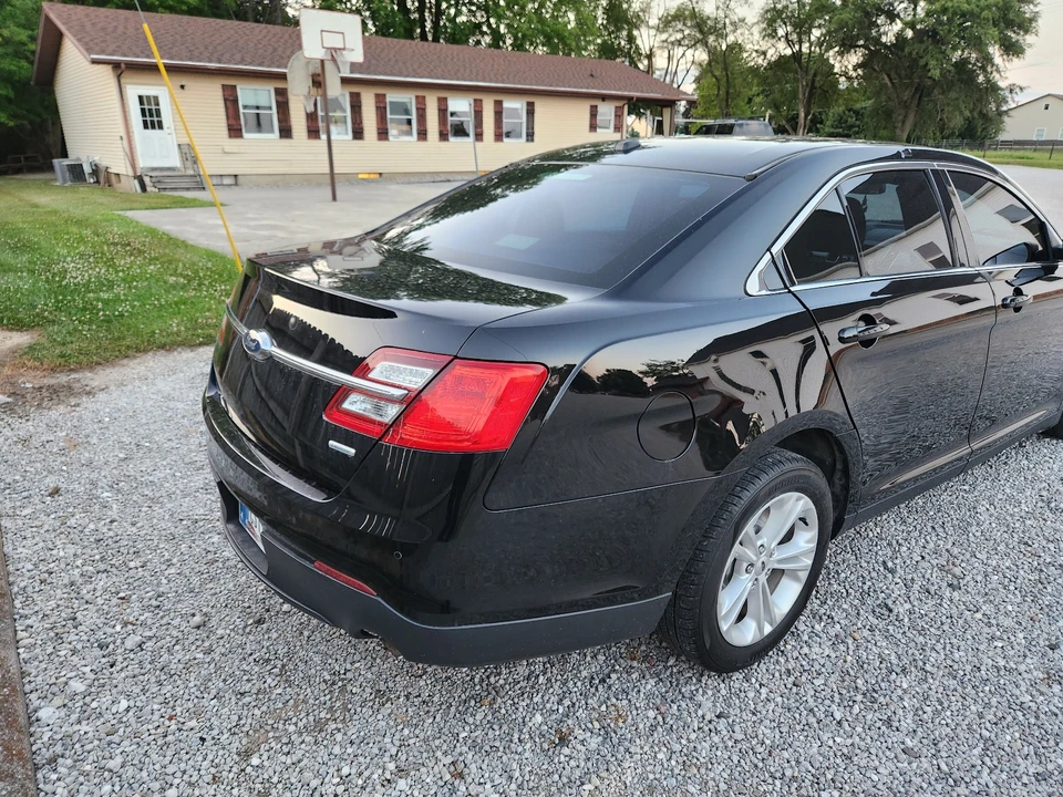 2016 Ford Taurus 6th Gen - Image 8 of 30