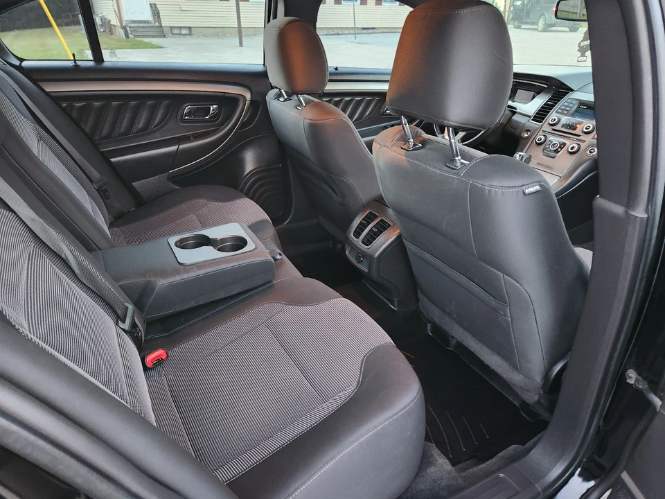 2016 Ford Taurus 6th Gen - Image 18 of 30