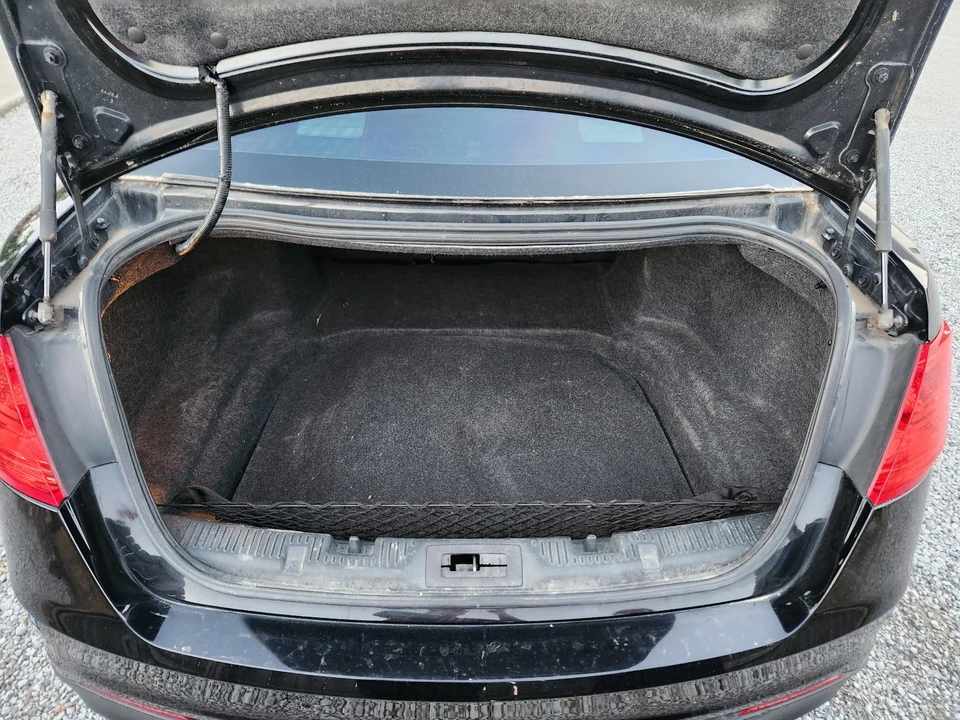 2016 Ford Taurus 6th Gen - Image 20 of 30
