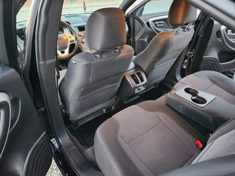 2016 Ford Taurus 6th Gen - Image 26 of 30