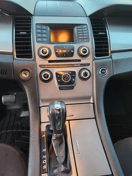 2016 Ford Taurus 6th Gen - Image 17 of 30