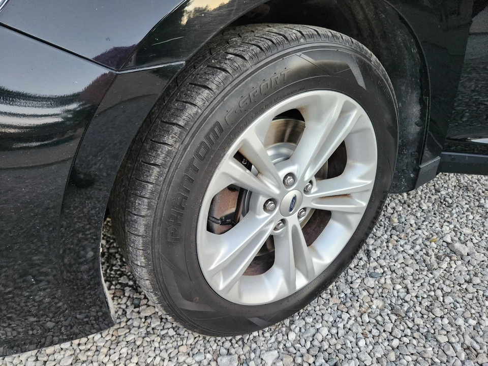2016 Ford Taurus 6th Gen - Image 25 of 30