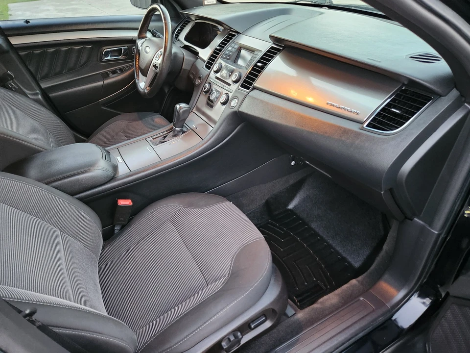 2016 Ford Taurus 6th Gen - Image 19 of 30
