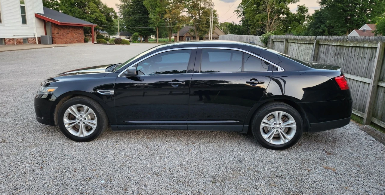 2016 Ford Taurus 6th Gen - Image 10 of 30