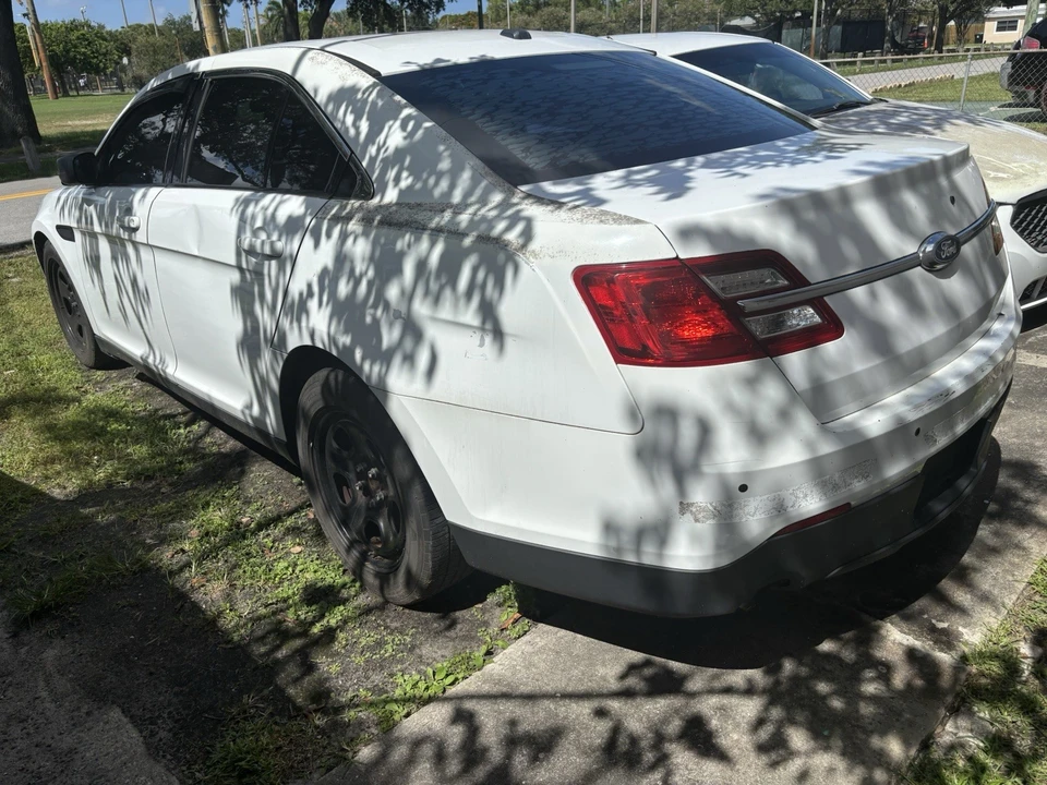 2016 Ford Taurus - Image 4 of 9