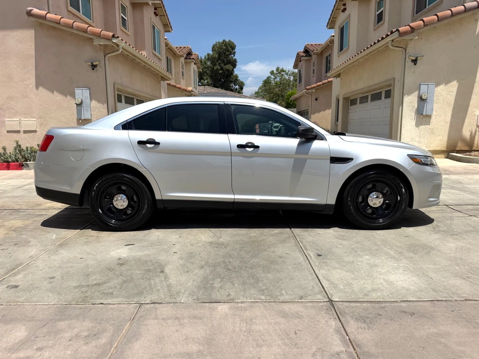 2016 Ford Taurus 6th Gen - Image 10 of 31