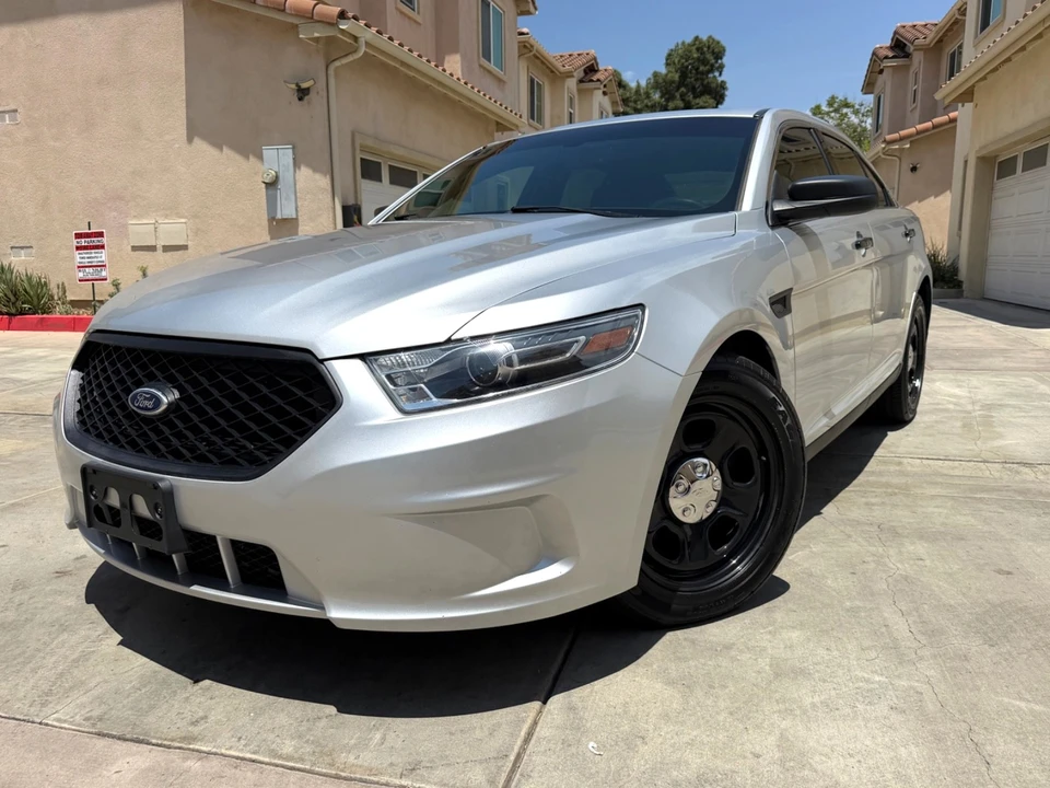 2016 Ford Taurus 6th Gen - Image 2 of 31