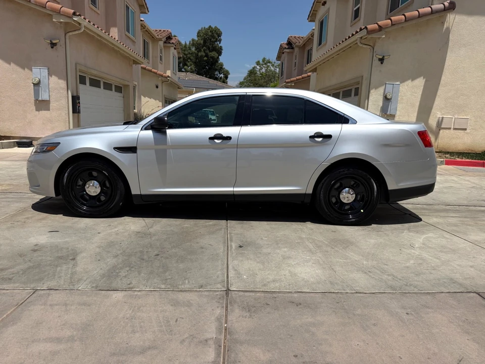 2016 Ford Taurus 6th Gen - Image 4 of 31