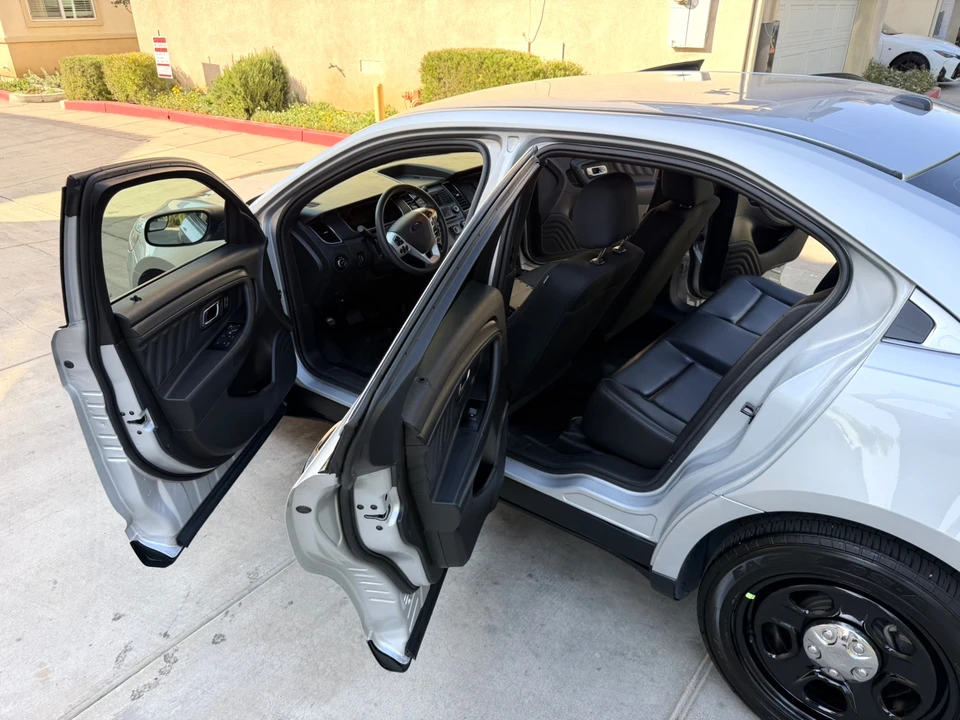2016 Ford Taurus 6th Gen - Image 15 of 31