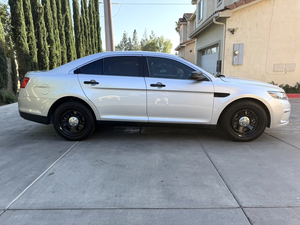 2016 Ford Taurus 6th Gen - Image 9 of 31