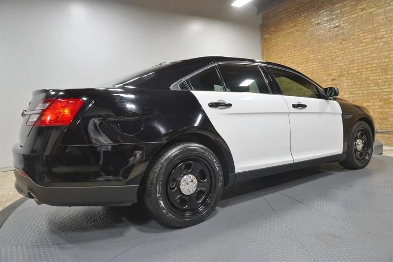 2016 Ford Taurus 6th Gen - Image 16 of 21