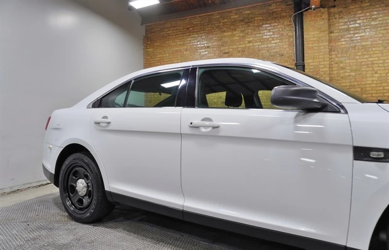 2016 Ford Taurus 6th Gen - Image 9 of 12