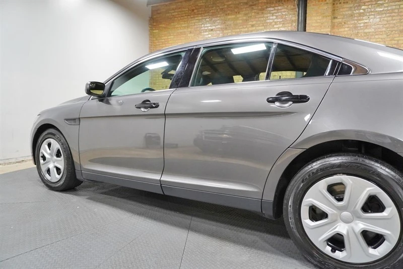 2016 Ford Taurus 6th Gen - Image 20 of 21