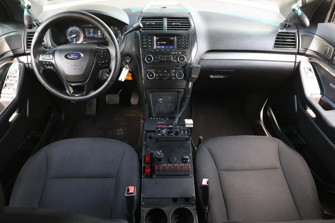 2016 Ford Explorer 5th Gen - Image 2 of 31