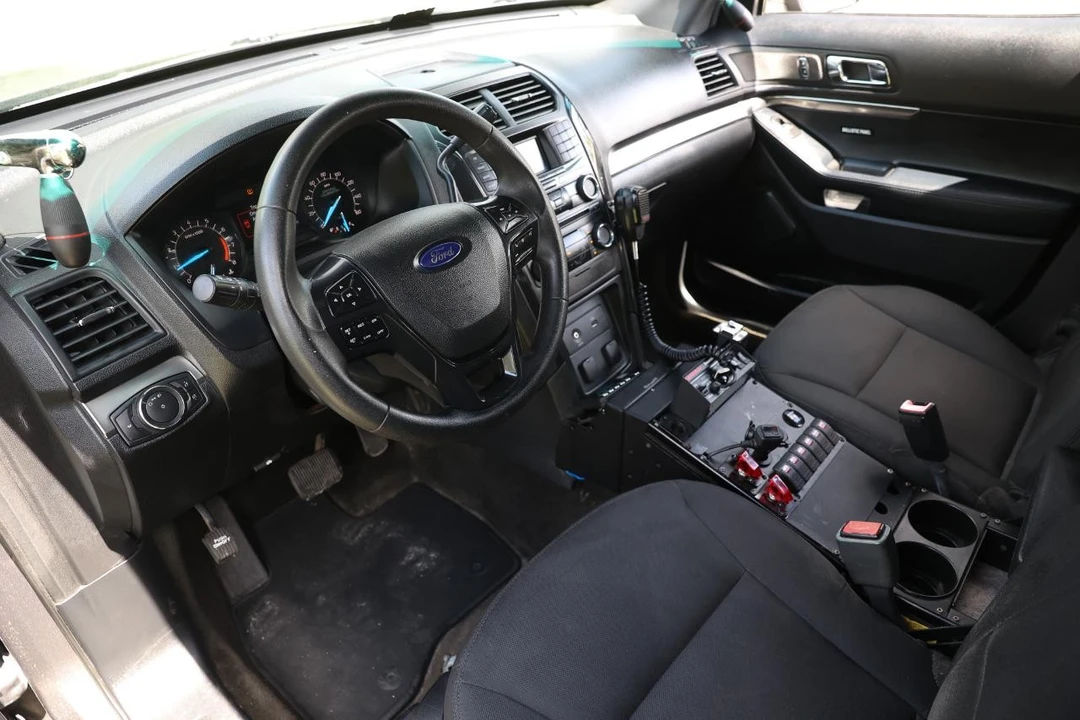 2016 Ford Explorer 5th Gen - Image 4 of 31